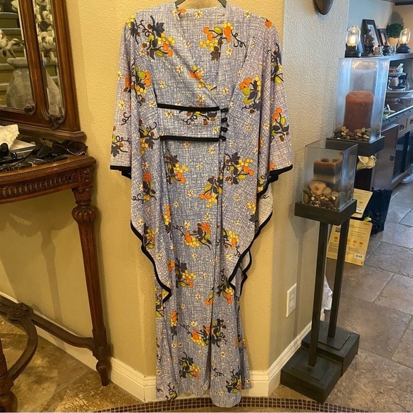 Vintage WINDSOR ROBES Floral Kimono Maxi Robe Size XS/S- RARE - Picture 1 of 10